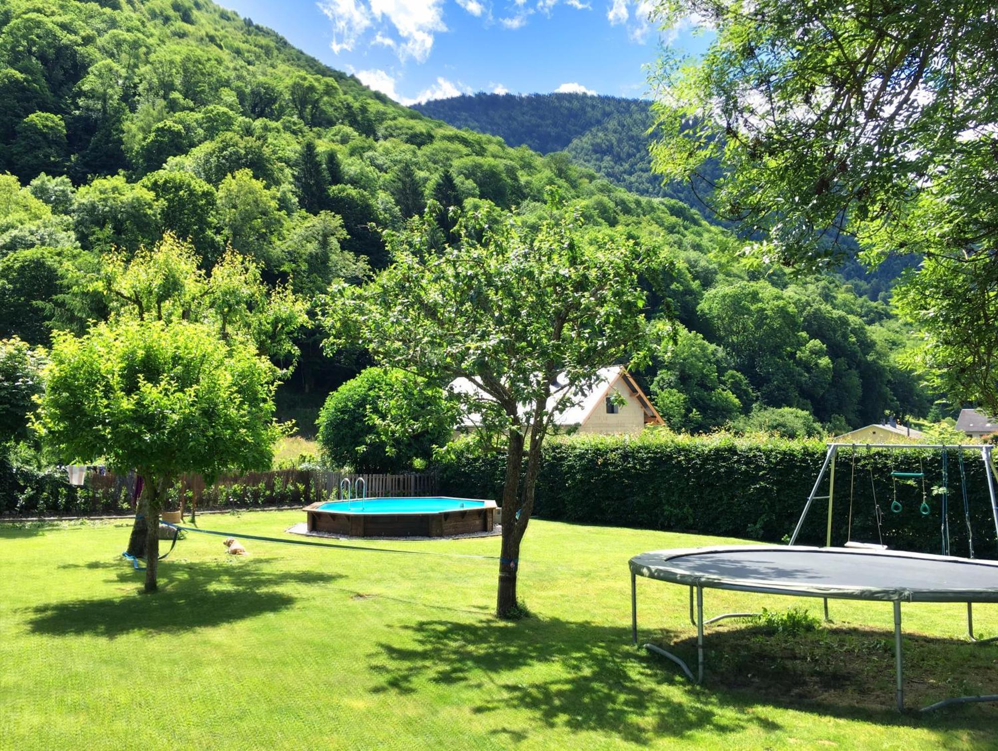Papilio Bed & Breakfast Montauban-de-Luchon Екстериор снимка