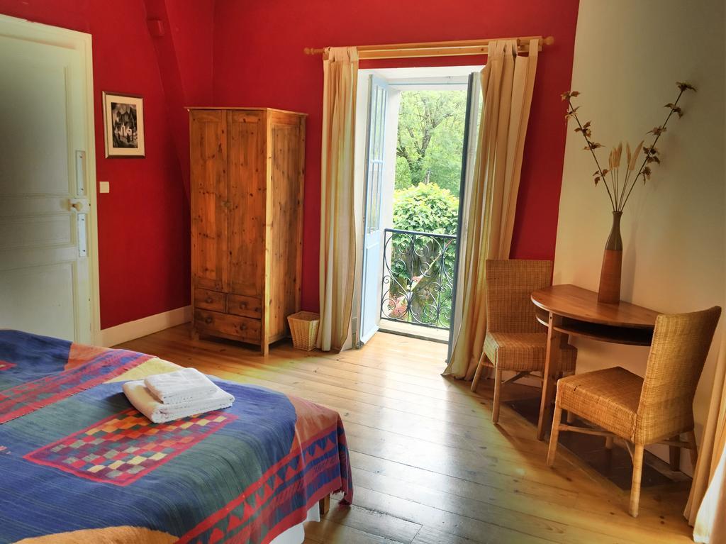 Papilio Bed & Breakfast Montauban-de-Luchon Екстериор снимка